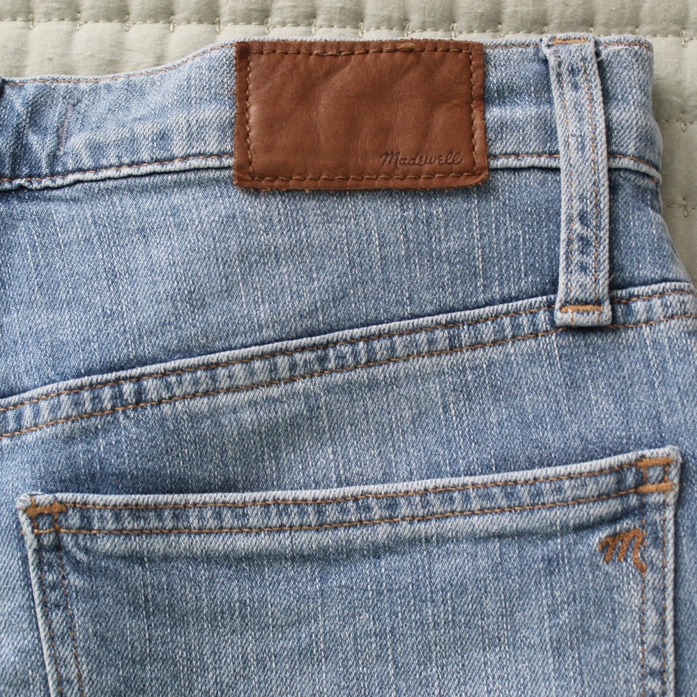 Light Wash Slightly Distressed High-Rise Calssic Straight Jeans - Picture 6 of 9